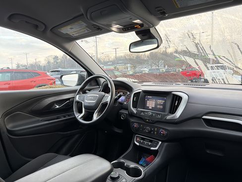 Used 2022 GMC Terrain SLE w/ Driver Convenience Package image 16