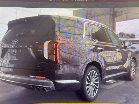 Used 2024 Hyundai Palisade Calligraphy AWD/4WD image 3