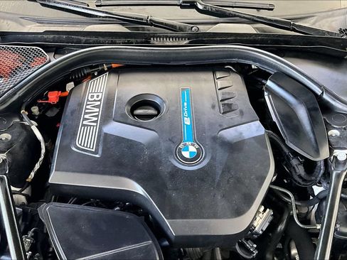Used 2017 BMW 740e xDrive AWD/4WD image 31