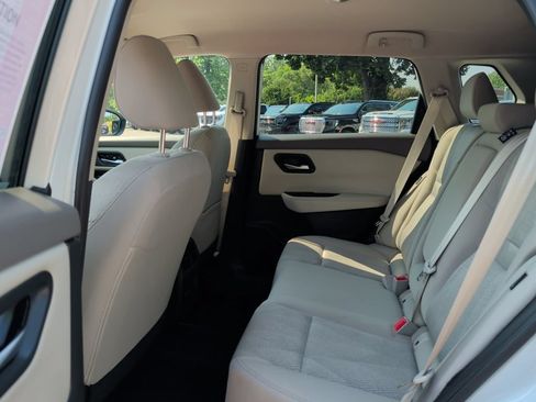 Used 2025 Nissan Rogue SV AWD/4WD image 26