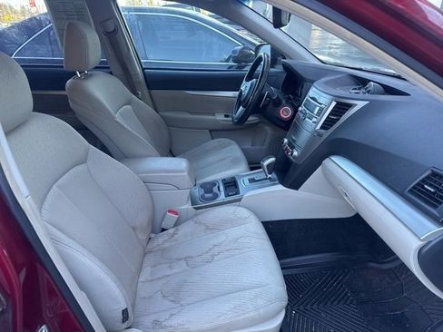 Used 2011 Subaru Outback 2.5i Premium image 7