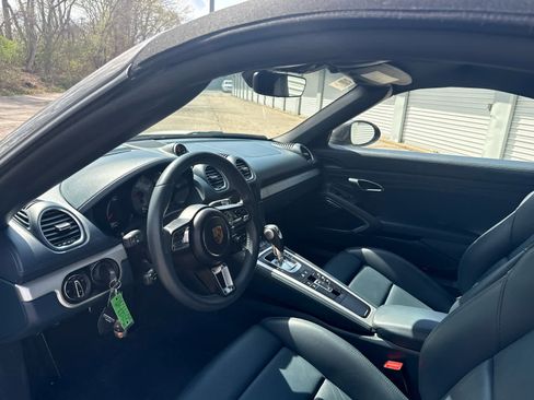 Used 2021 Porsche 718 Boxster S RWD image 13