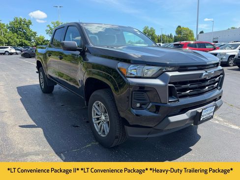 Used 2024 Chevrolet Colorado LT w/ LT Convenience Package II AWD/4WD image 5