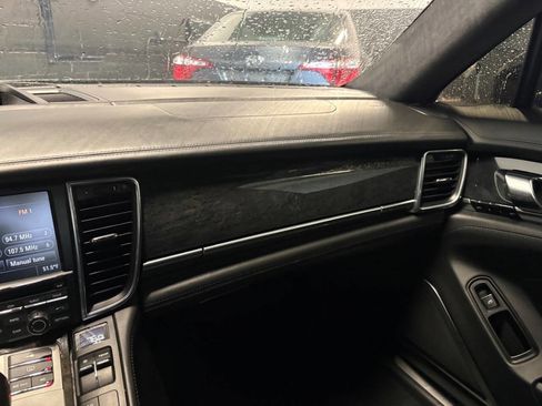 Used 2010 Porsche Panamera Turbo image 16