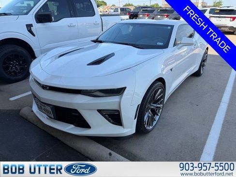 Used 2016 Chevrolet Camaro SS RWD image 2