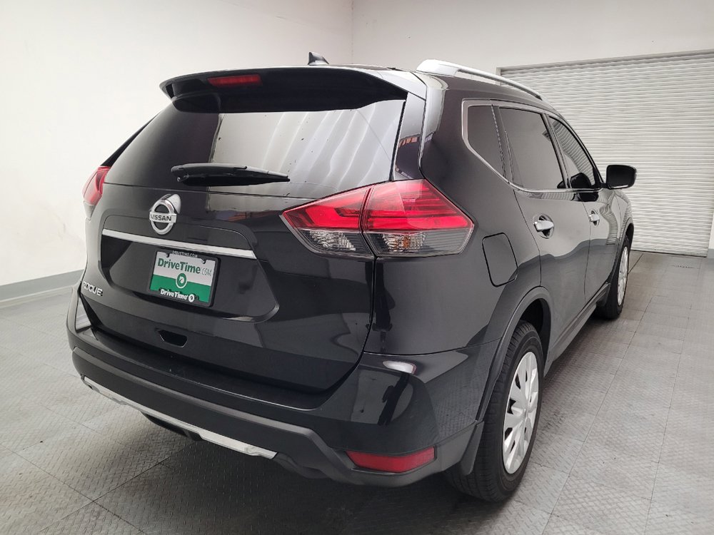 Used 2017 Nissan Rogue S w/ S Appearance Package FWD image 7