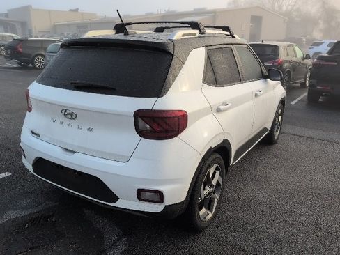 Used 2023 Hyundai Venue Limited w/ Cargo Package image 13