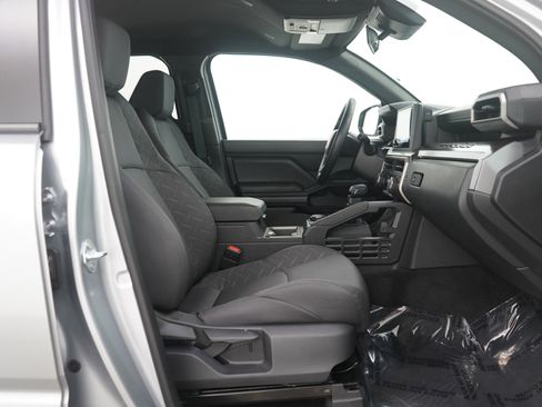 Used 2025 Toyota Tacoma SR5 image 10