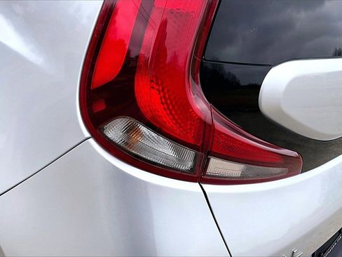 Certified 2021 Kia Soul EX image 31