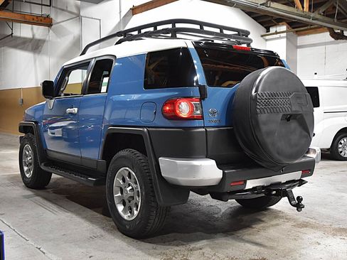 Used 2012 Toyota FJ Cruiser 4WD w/ Convenience Pkg image 9