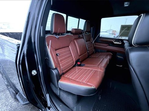 Used 2024 GMC Sierra 3500 Denali Ultimate image 28