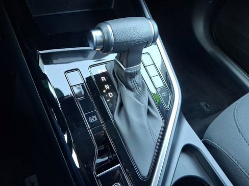 Certified 2025 Kia Niro LX image 15