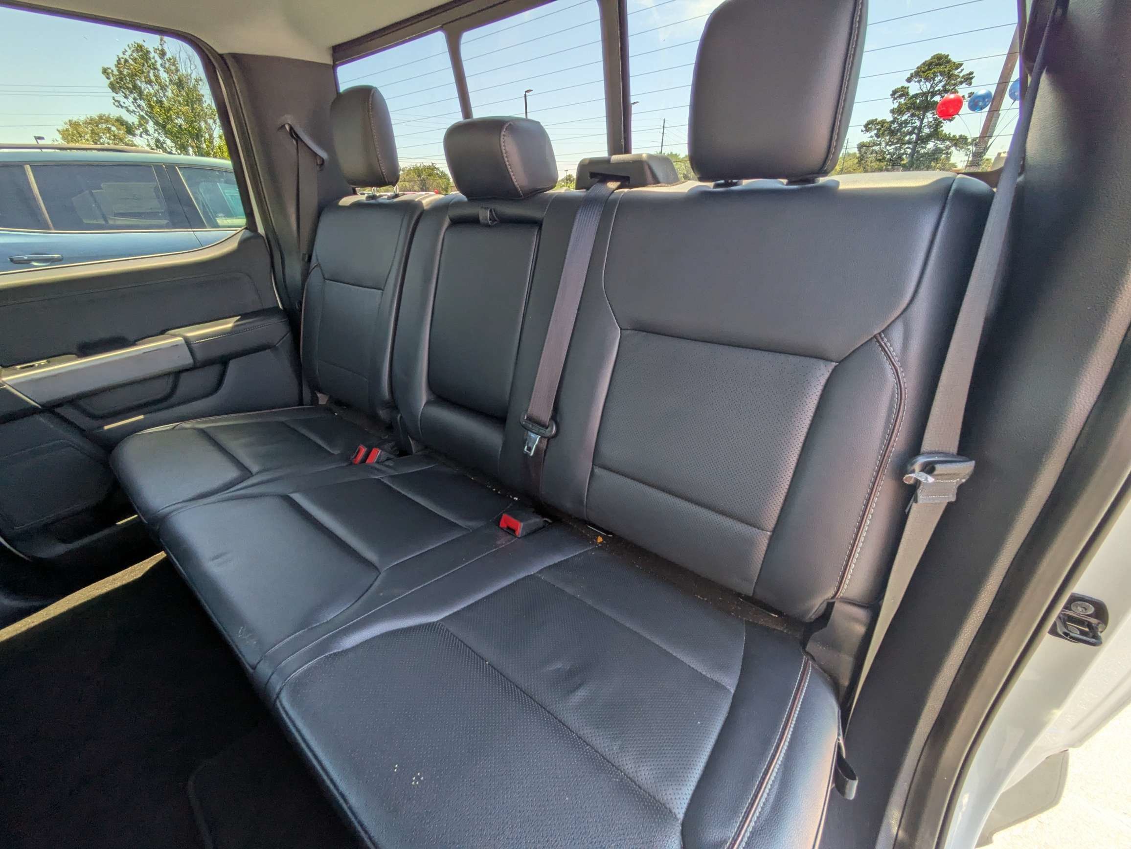 Used 2022 Ford F150 Lariat RWD image 6
