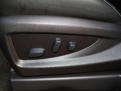 Used 2018 Chevrolet Tahoe Premier AWD/4WD image 35