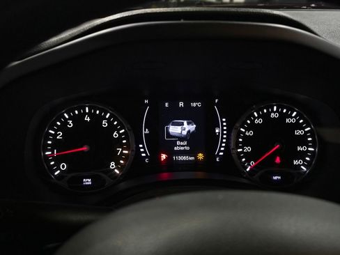 Used 2018 Jeep Renegade Latitude w/ Cold Weather Group image 16