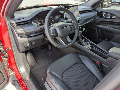 New 2026 Jeep Compass Latitude image 11