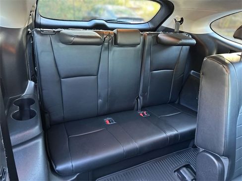 Used 2022 Toyota Highlander XLE image 26