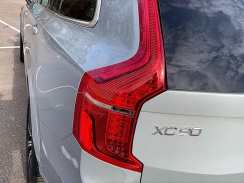 Used 2024 Volvo XC90 B6 Plus w/ Protection Package Premier image 30