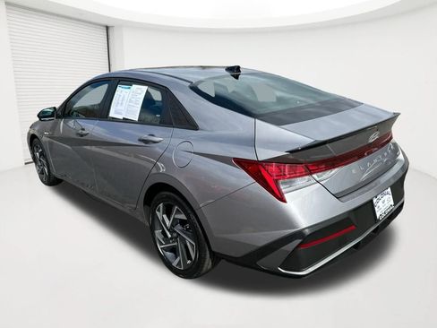 Certified 2025 Hyundai Elantra SEL FWD image 7