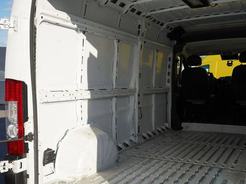 Used 2024 RAM ProMaster 2500 w/ Convenience Group FWD image 11