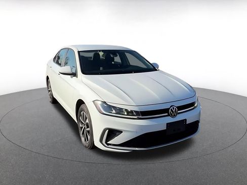 Used 2025 Volkswagen Jetta S image 3