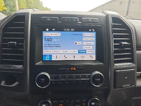 Used 2019 Ford Expedition XLT w/ Equipment Group 202A RWD image 10