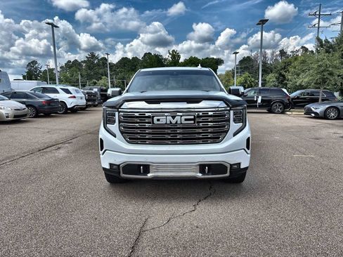 Used 2022 GMC Sierra 1500 Denali w/ Denali Reserve Package AWD/4WD image 12