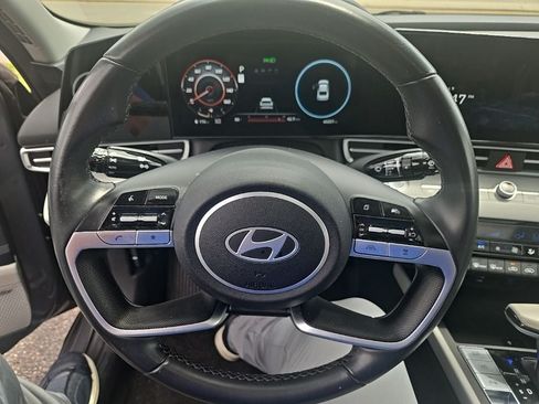 Used 2024 Hyundai Elantra Limited FWD image 5