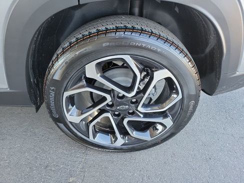 New 2026 Chevrolet Trax RS w/ Sunroof Package FWD image 22
