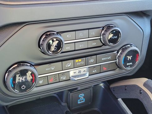 New 2025 Ford Bronco Badlands image 37