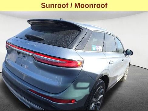 Used 2022 Lincoln Corsair AWD w/ Premium Package image 5