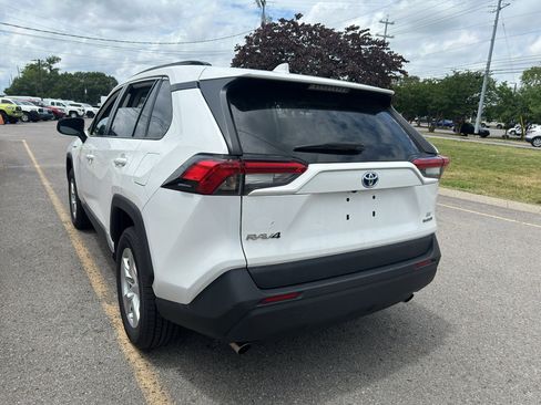 Used 2021 Toyota RAV4 LE AWD/4WD image 6