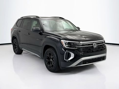 New 2026 Volkswagen Atlas Peak Edition AWD/4WD image 3