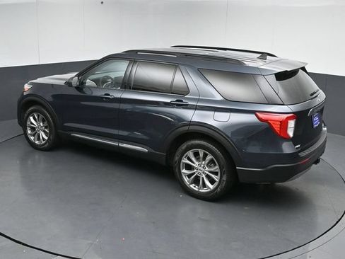 Certified 2022 Ford Explorer XLT w/ Equipment Group 202A AWD/4WD image 50