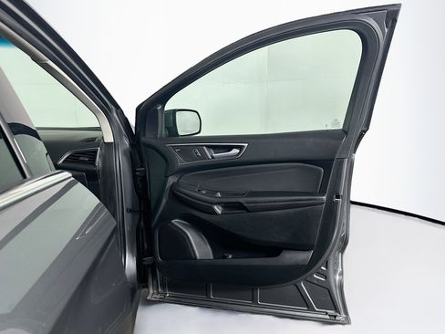 Used 2024 Ford Edge Titanium image 32