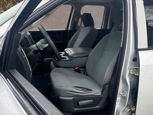 Used 2018 RAM 1500 Express w/ Express Value Package image 24