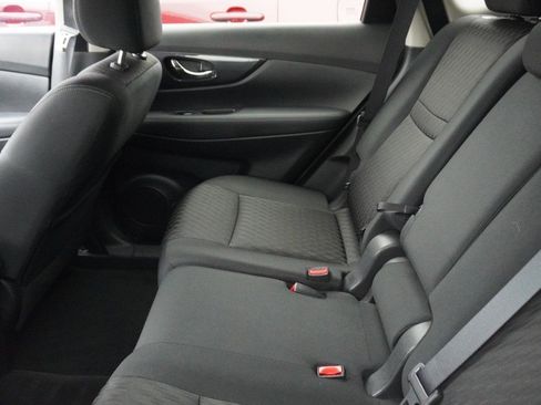 Used 2018 Nissan Rogue SV FWD image 11