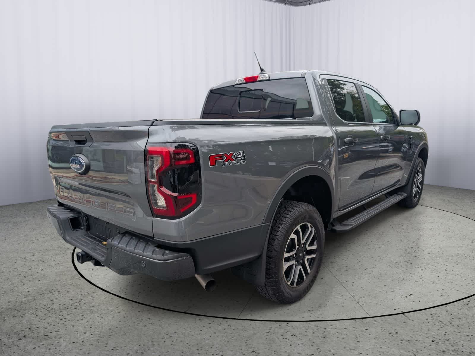 Used 2025 Ford Ranger Lariat w/ FX4 Off-Road Package AWD/4WD image 3