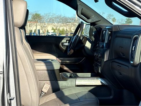 Used 2022 Chevrolet Silverado 1500 LTZ w/ LTZ Convenience Package II image 9