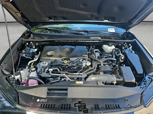 Used 2025 Toyota Camry LE FWD image 38