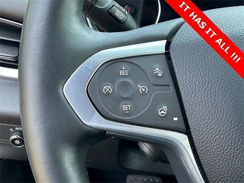 Used 2023 Chevrolet Traverse Premier image 23