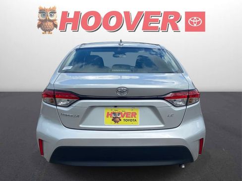 Used 2025 Toyota Corolla LE FWD image 3