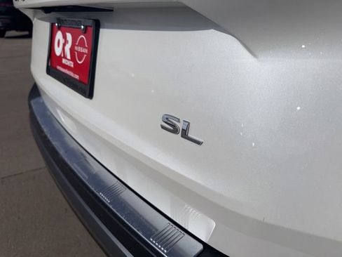 Used 2023 Nissan Rogue SL w/ SL Premium Package FWD image 9