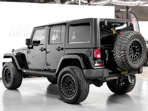 Used 2018 Jeep Wrangler Unlimited Sahara w/ Connectivity Group image 9