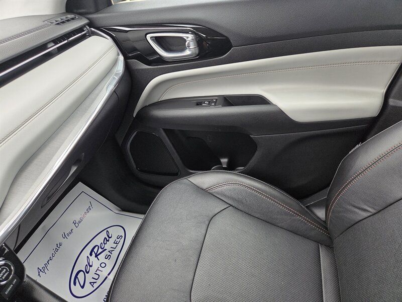 Used 2022 Jeep Compass Limited AWD/4WD image 23
