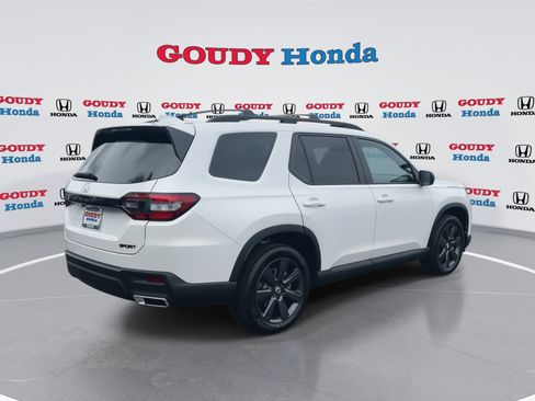 New 2026 Honda Pilot Sport image 8