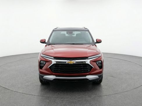 Used 2025 Chevrolet TrailBlazer LT w/ Driver Confidence Package image 2