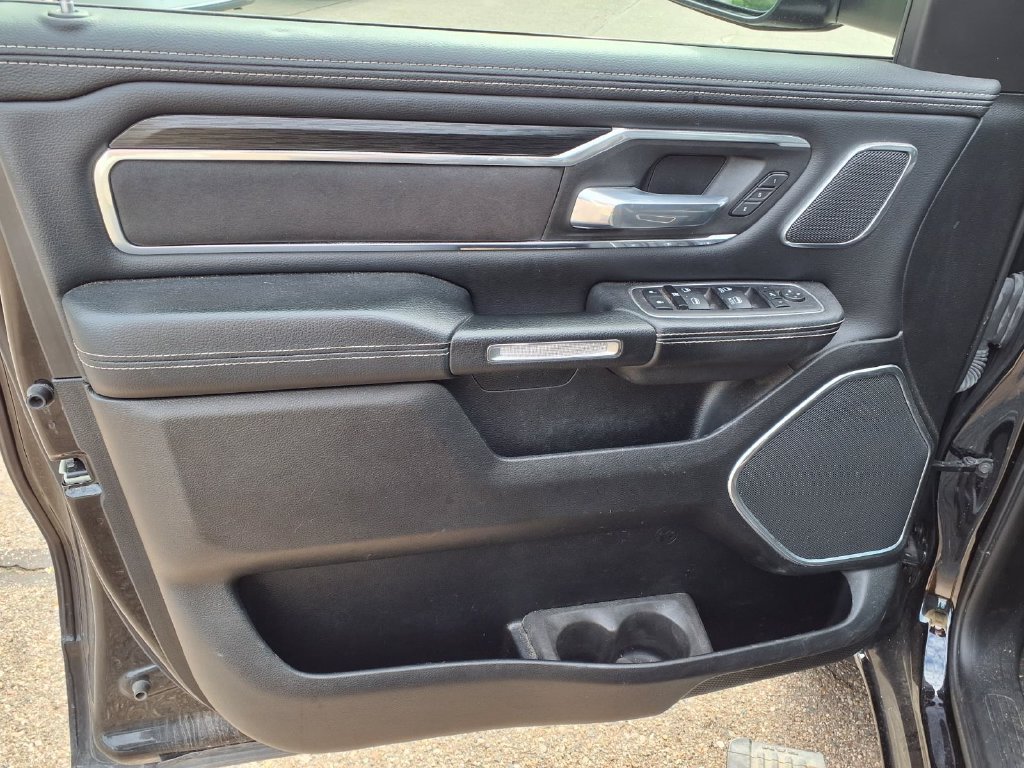 Used 2023 RAM 1500 Laramie AWD/4WD image 17