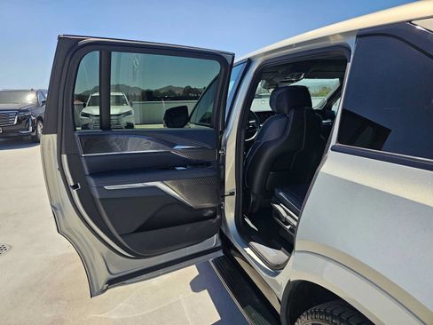 Used 2025 Cadillac Escalade IQ Sport 2 AWD/4WD image 18