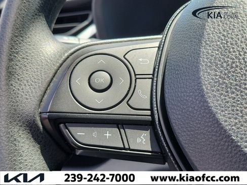 Used 2021 Toyota RAV4 XLE w/ Convenience Package FWD image 28